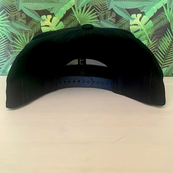 New era Houston Astros snap back hat. - Picture 3 of 5